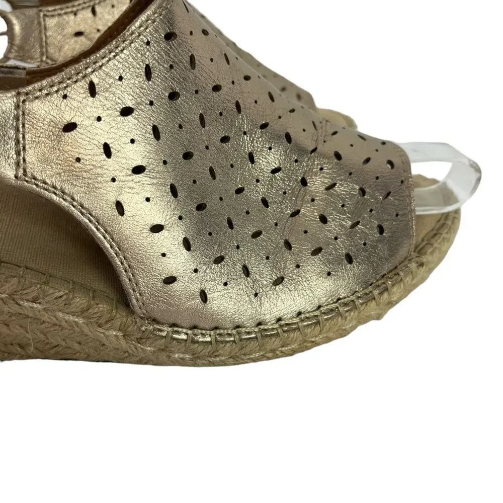 Clarks Artisan Espadrille Wedge Slingback Sandals Gold Perforated Shoes sz 9.5 W